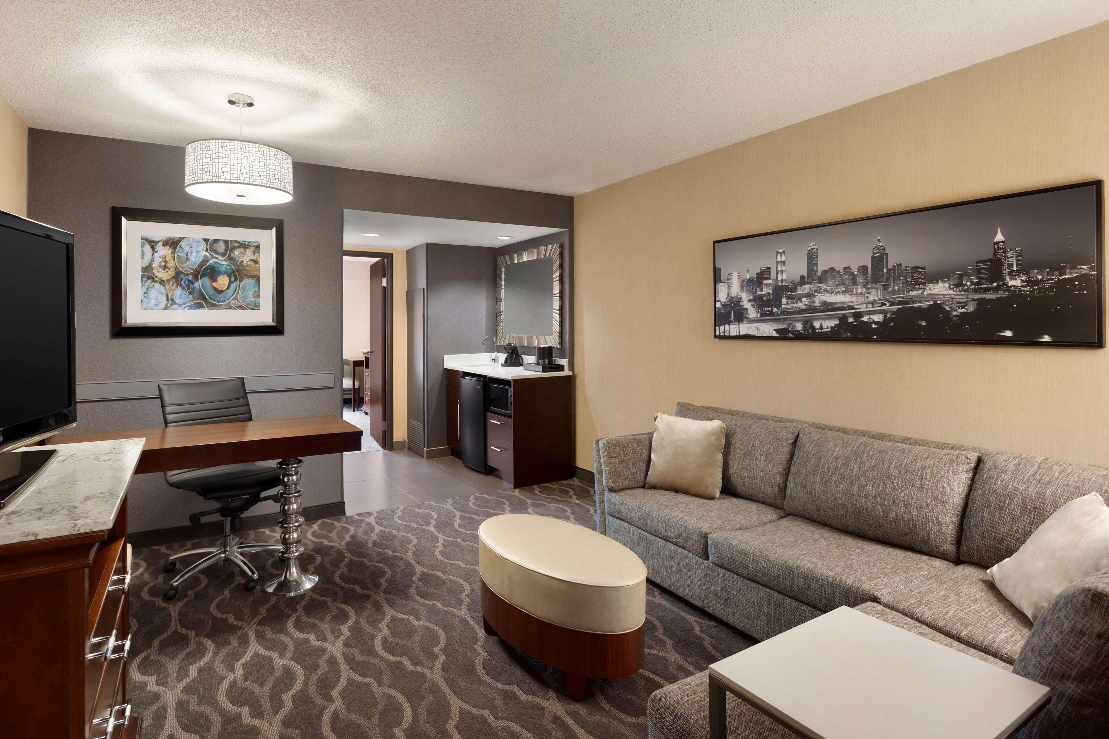 Embassy Suites By Hilton Atlanta Airport College Park Esterno foto