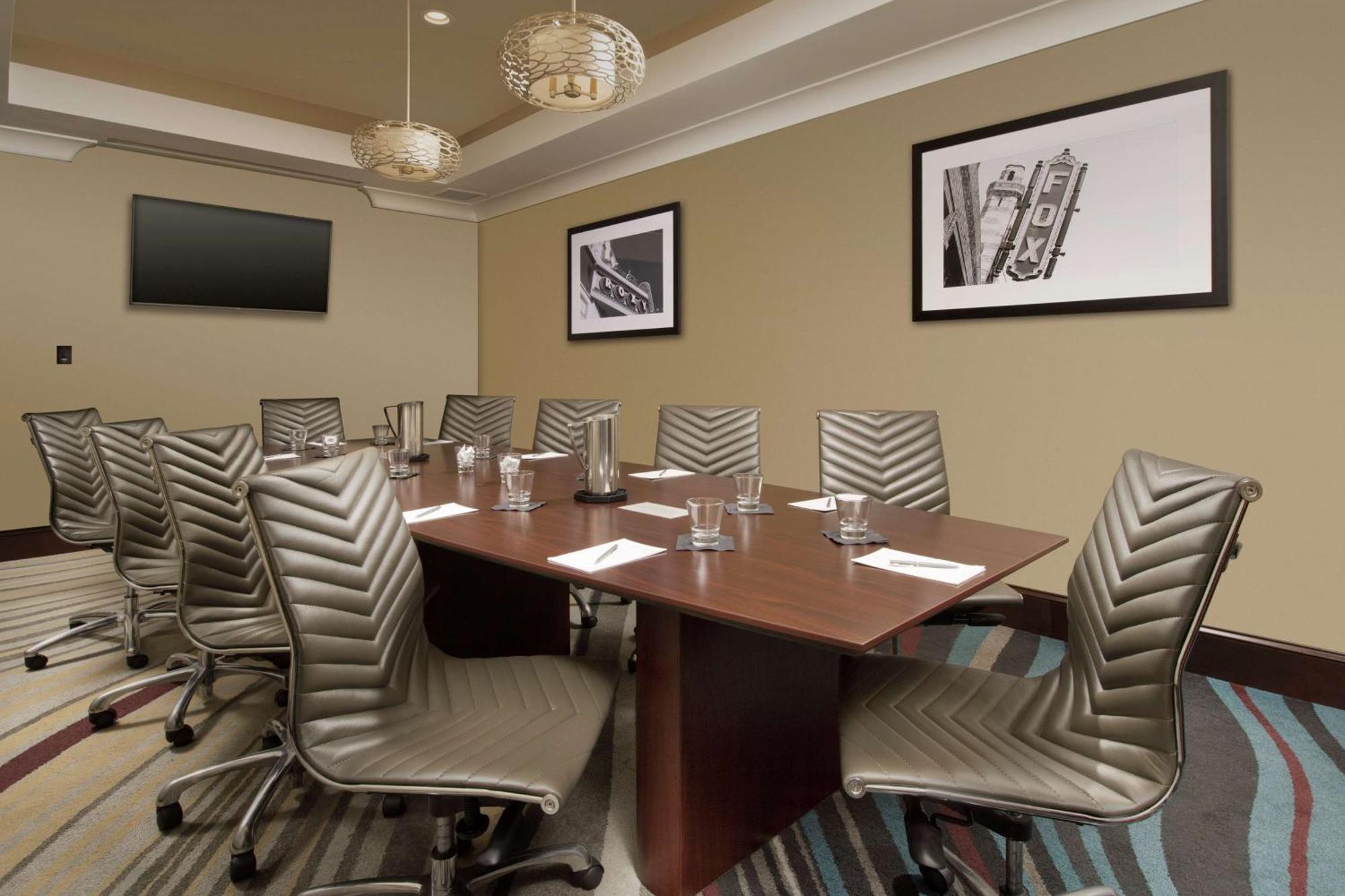 Embassy Suites By Hilton Atlanta Airport College Park Esterno foto