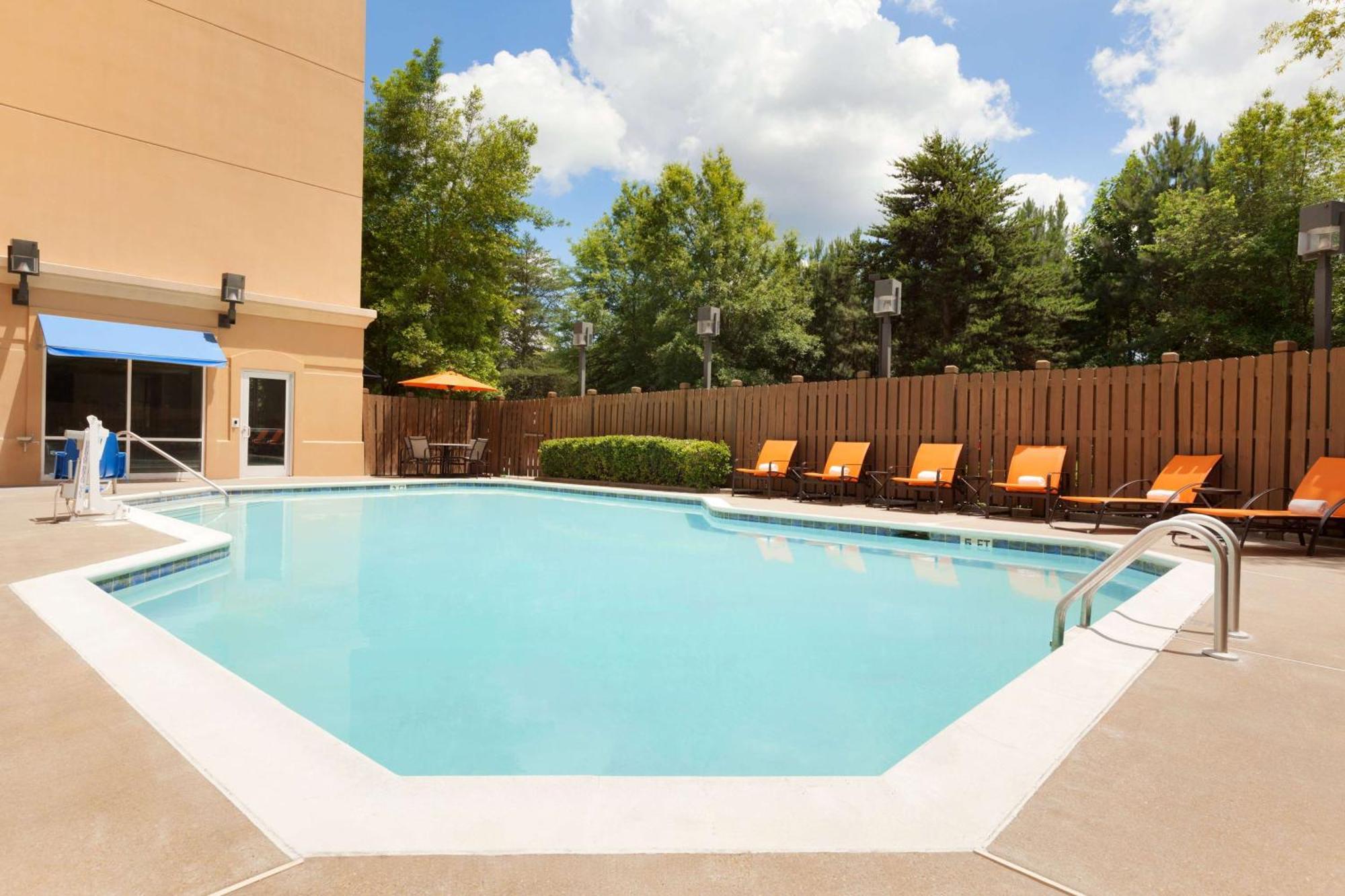 Embassy Suites By Hilton Atlanta Airport College Park Esterno foto