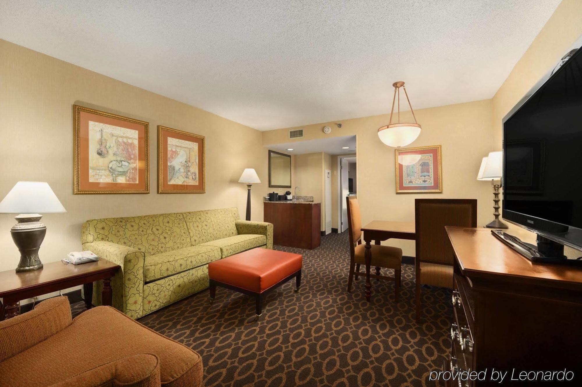 Embassy Suites By Hilton Atlanta Airport College Park Esterno foto